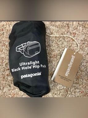 Patagonia Blackhole Ultralight Hip Pack With Cinch Carrying Bag